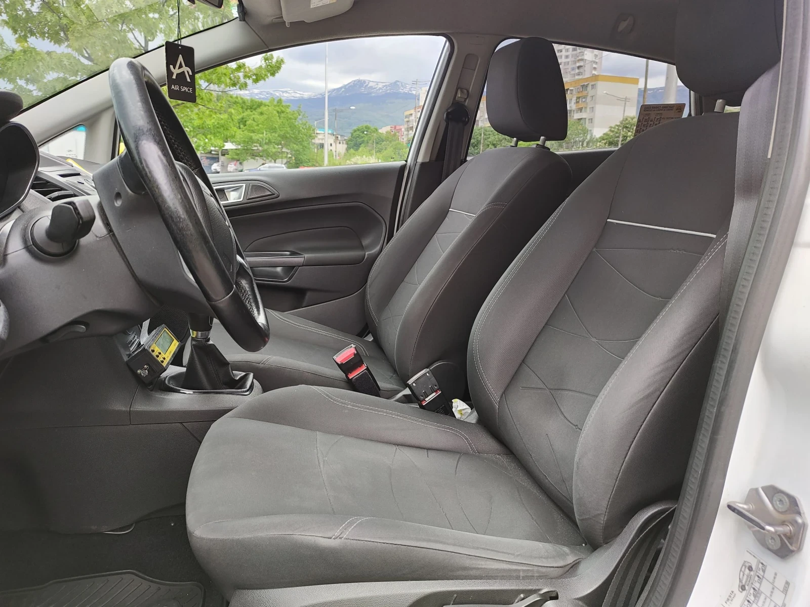 Ford Fiesta TAXI, снимка 9 - Автомобили и джипове - 54608198