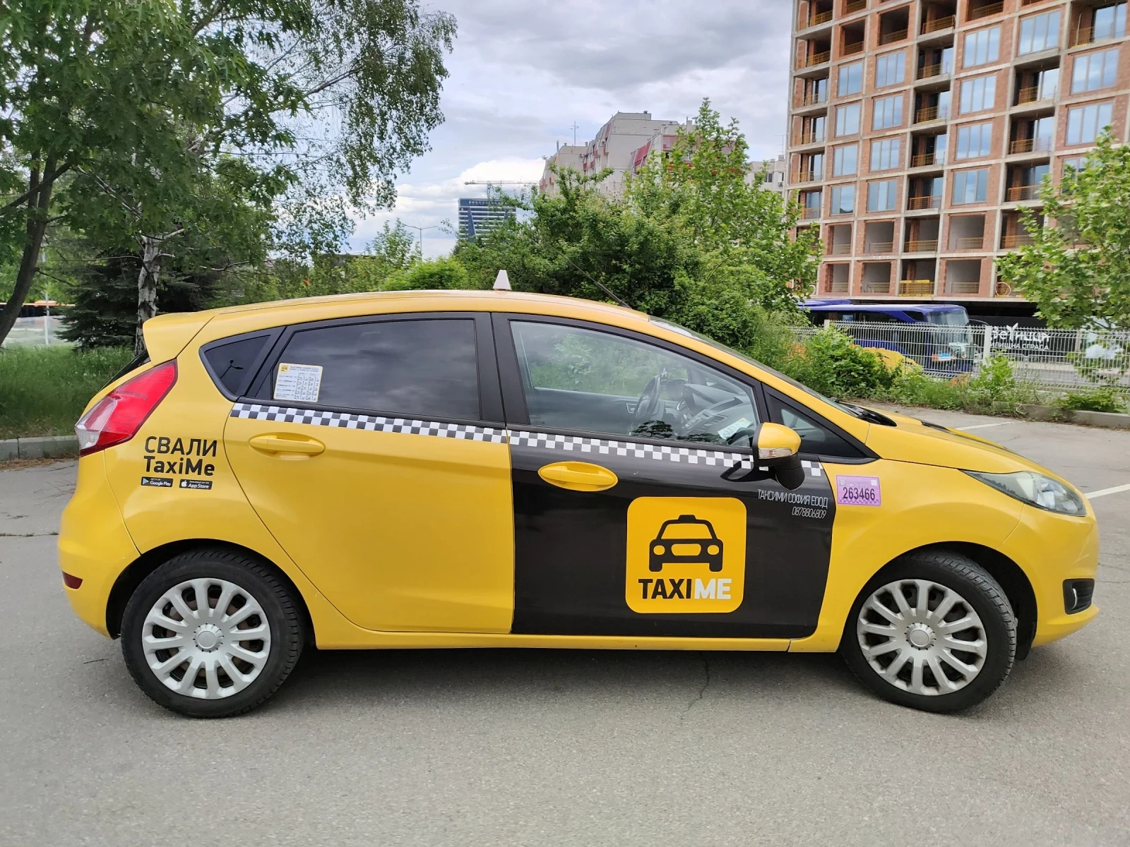 Ford Fiesta TAXI, снимка 6 - Автомобили и джипове - 54608198