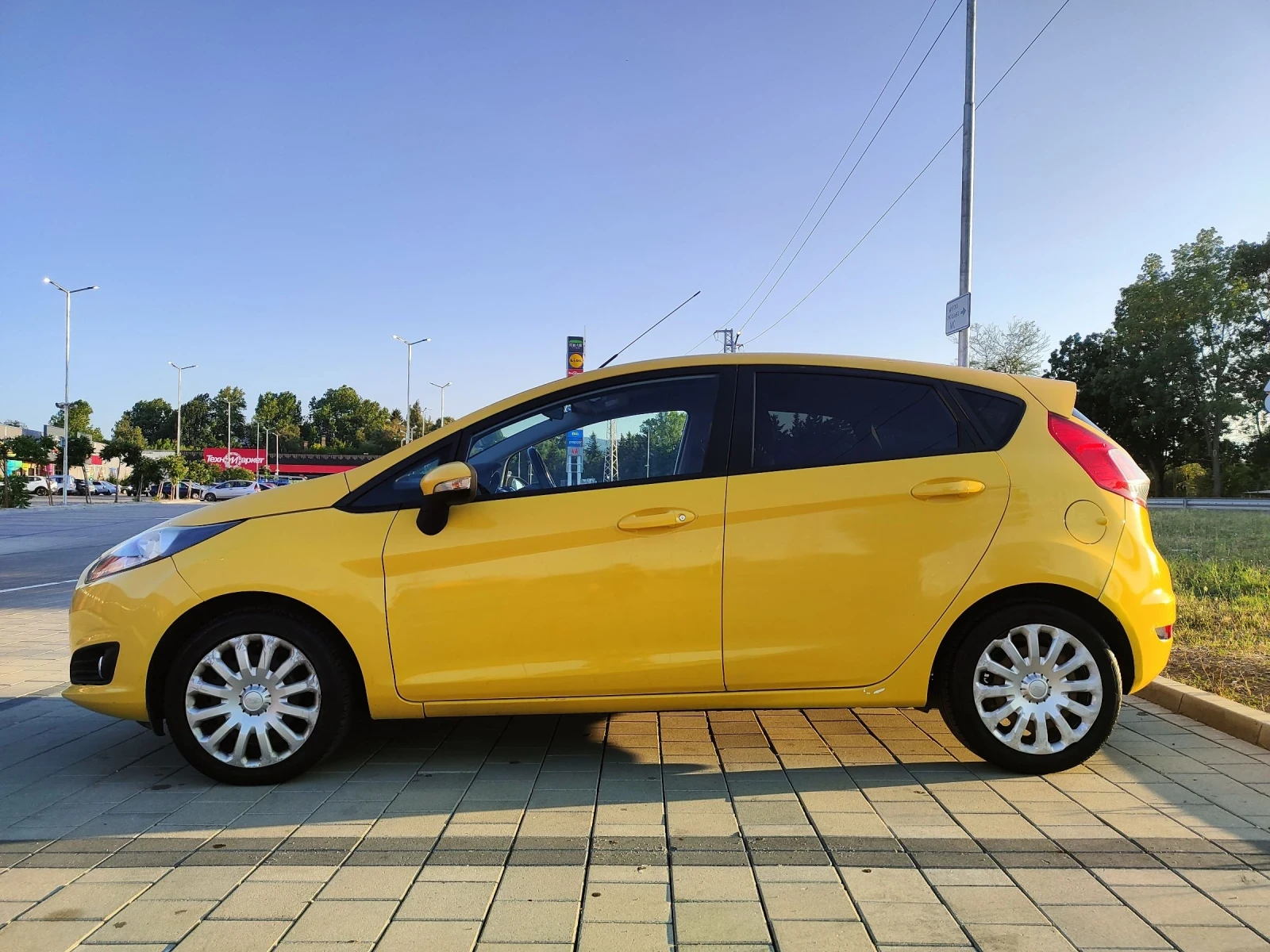Ford Fiesta, снимка 3 - Автомобили и джипове - 55384615