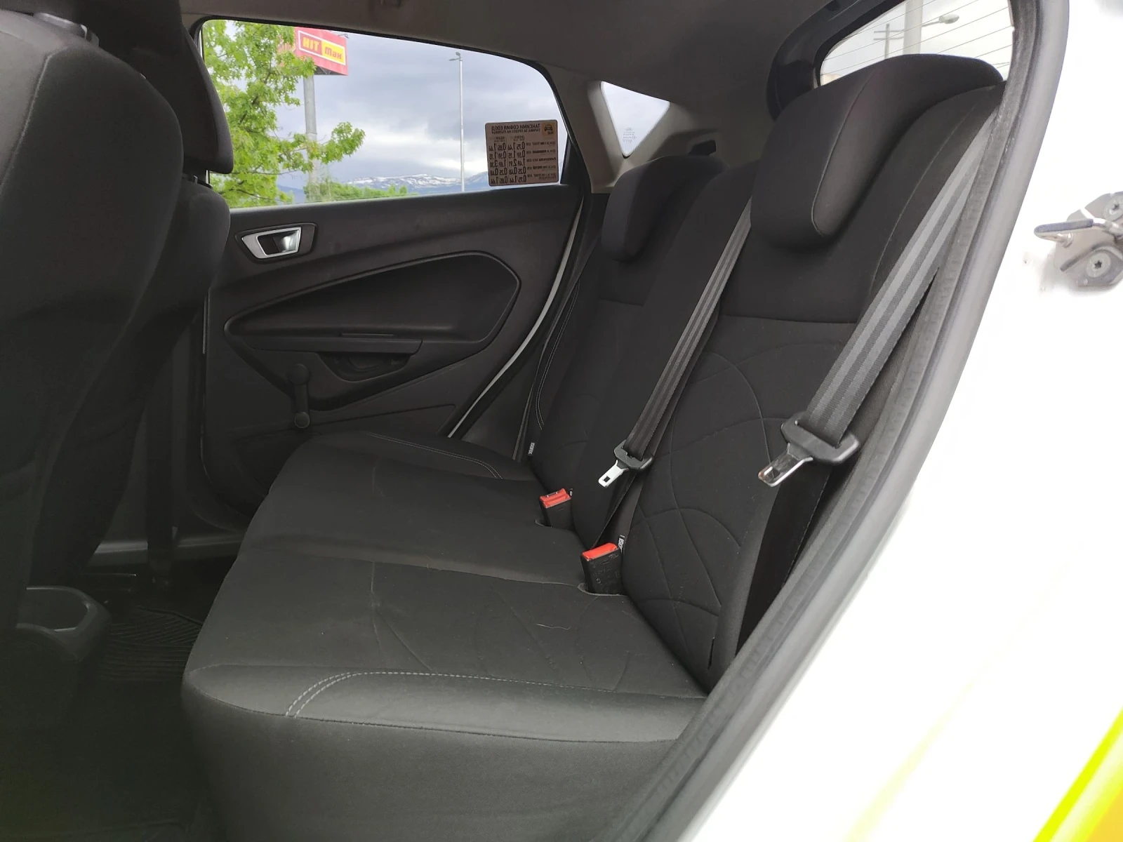 Ford Fiesta TAXI, снимка 8 - Автомобили и джипове - 54608198