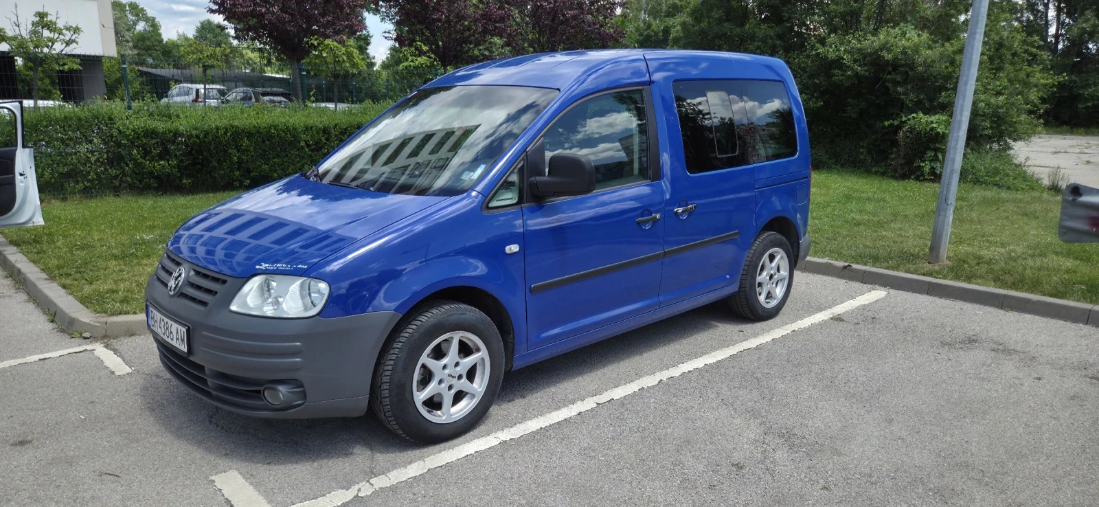 VW Caddy LIFE, снимка 4 - Автомобили и джипове - 54671141