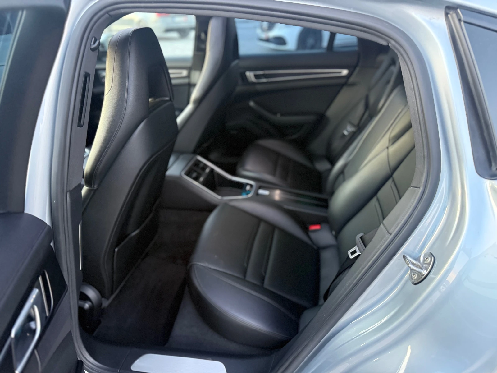Porsche Panamera 3.0I СОБСТВЕН ЛИЗИНГ , снимка 12 - Автомобили и джипове - 54712422