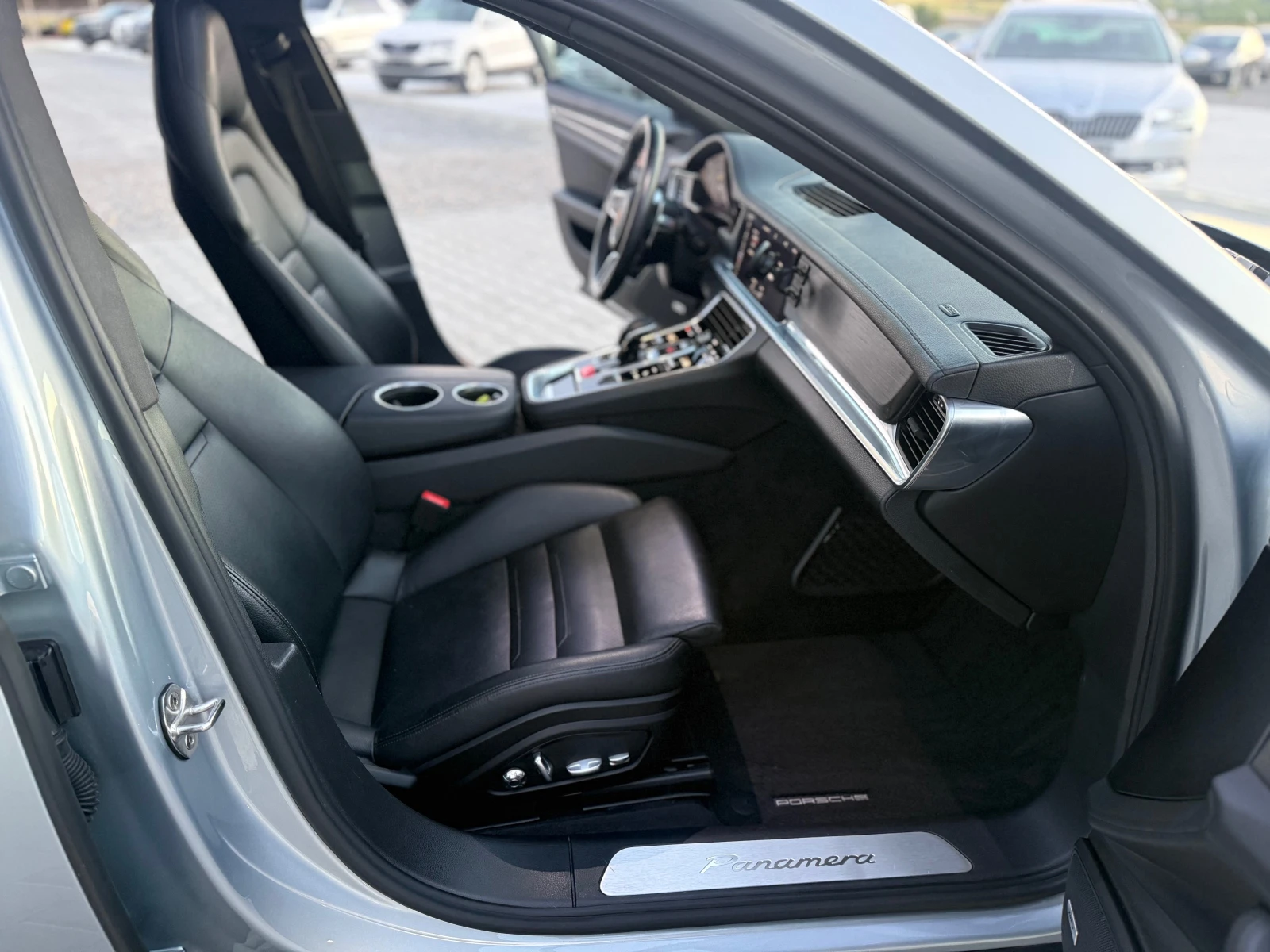 Porsche Panamera 3.0I СОБСТВЕН ЛИЗИНГ , снимка 13 - Автомобили и джипове - 54712422