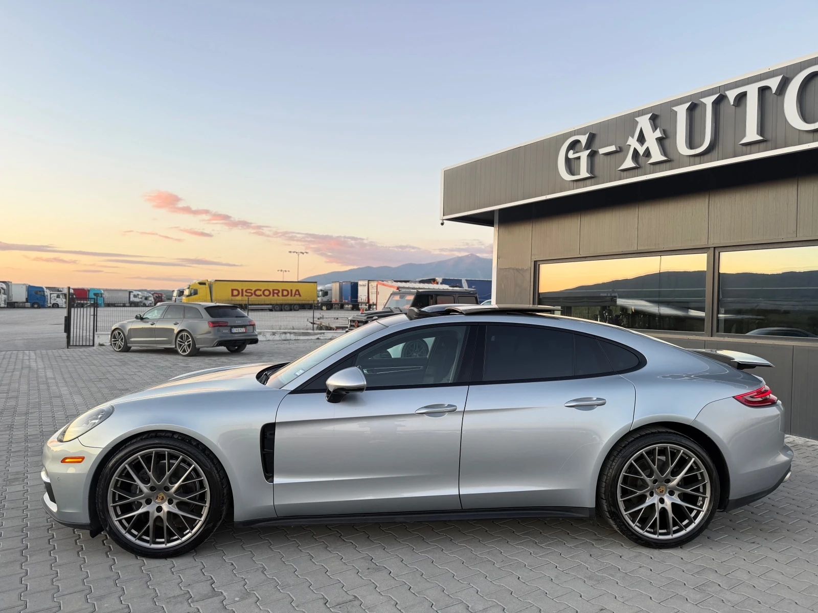 Porsche Panamera 3.0I СОБСТВЕН ЛИЗИНГ , снимка 8 - Автомобили и джипове - 54712422