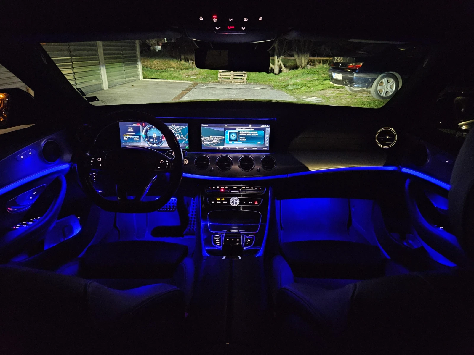Mercedes-Benz E 220 4Matic AMG Night Pack Digital Heads Up, снимка 13 - Автомобили и джипове - 54755050