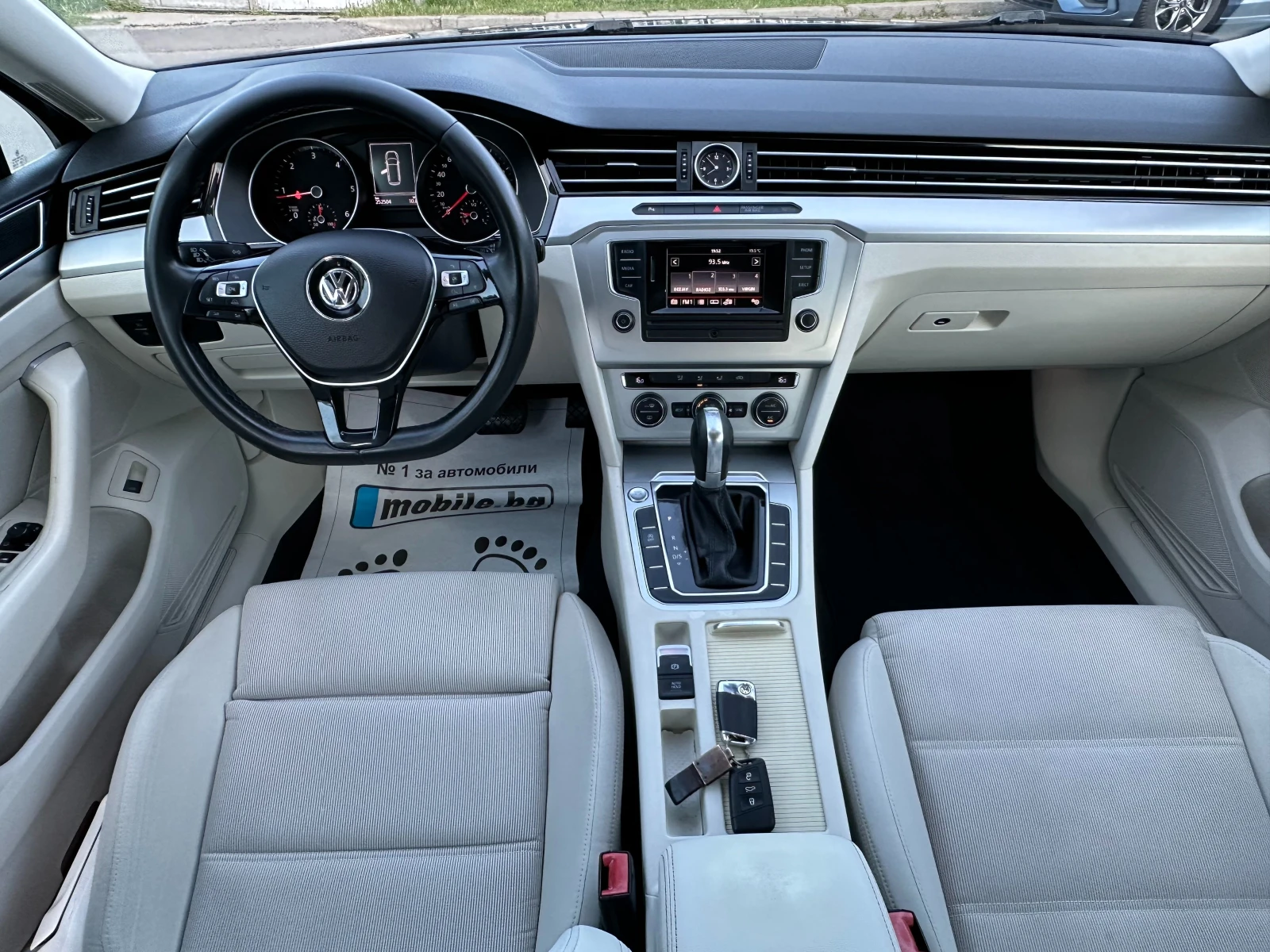 VW Passat 1.6TDi-120k.s-AUTOMAT-PDC-EURO6B-2015g-KLIMATRONIK, снимка 11 - Автомобили и джипове - 54935180