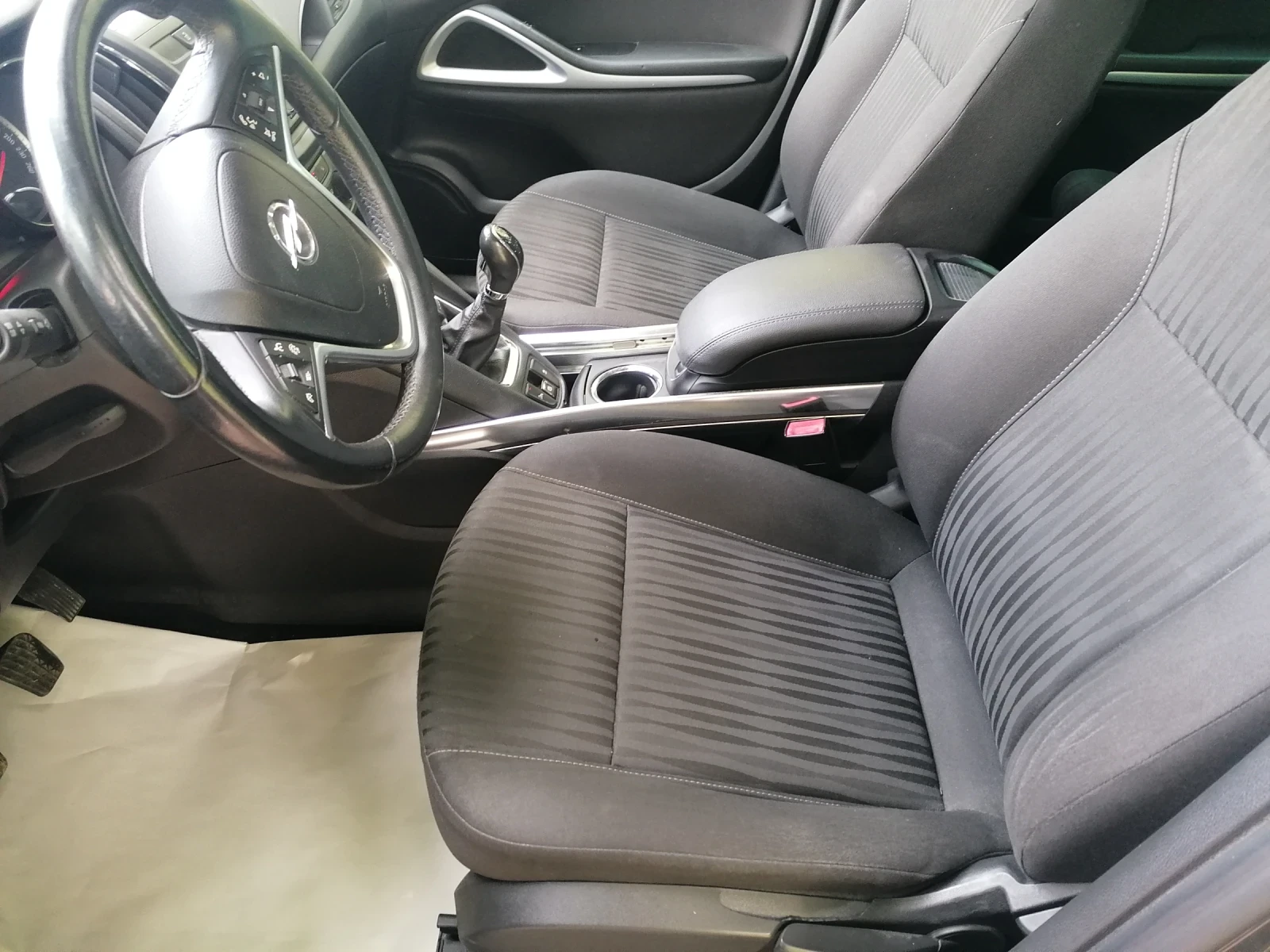 Opel Zafira 1.4 Швейцария 6+ 1, снимка 9 - Автомобили и джипове - 55376595