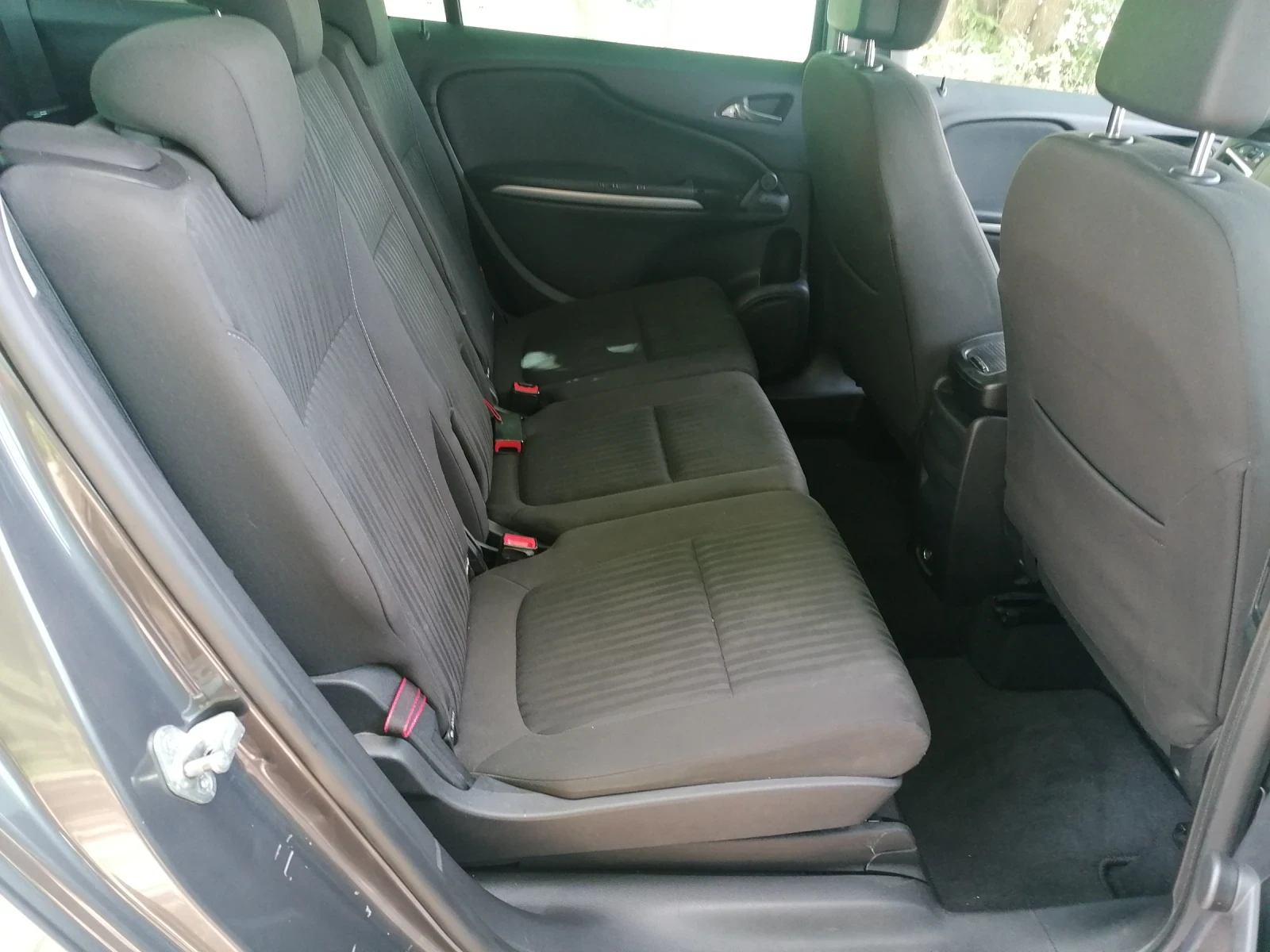 Opel Zafira 1.4 Швейцария 6+ 1, снимка 14 - Автомобили и джипове - 55376595