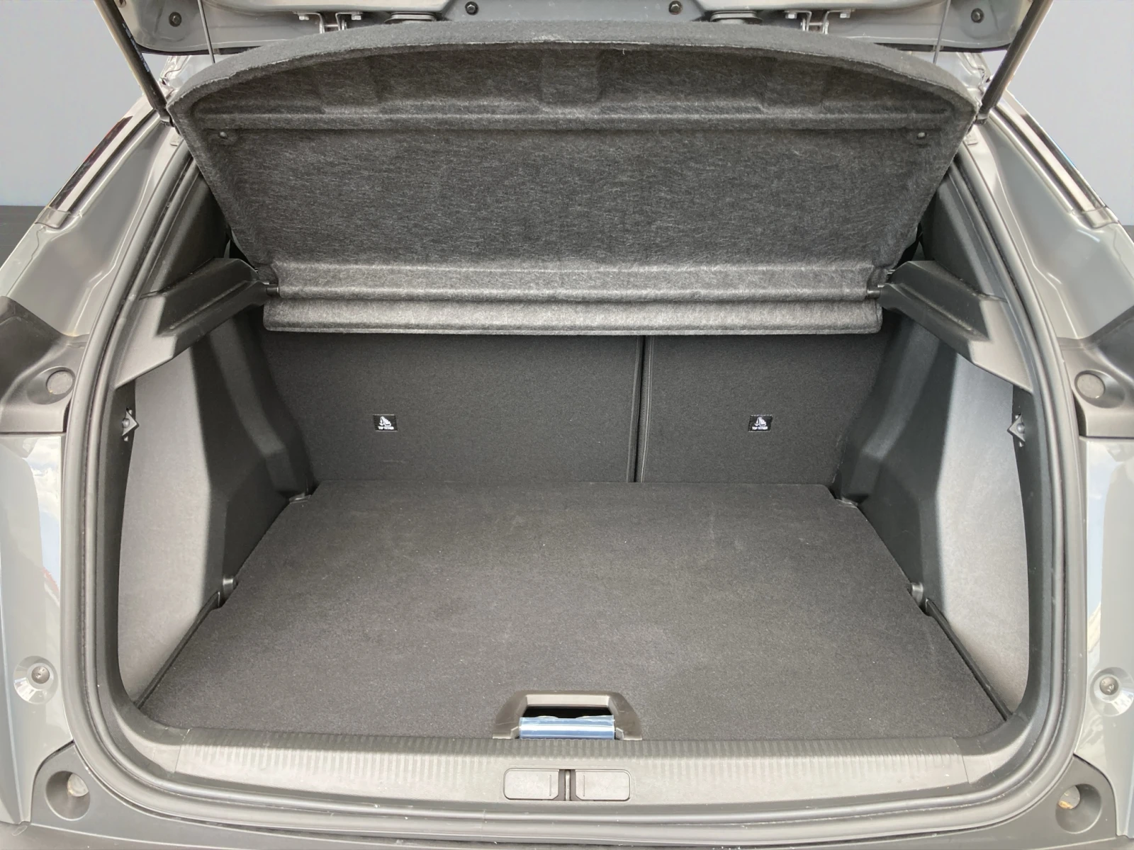 Peugeot 2008 GT 1.2 PureTech 145 HYBRID 48V e-DCS6 EURO 6.4, снимка 14 - Автомобили и джипове - 55446359