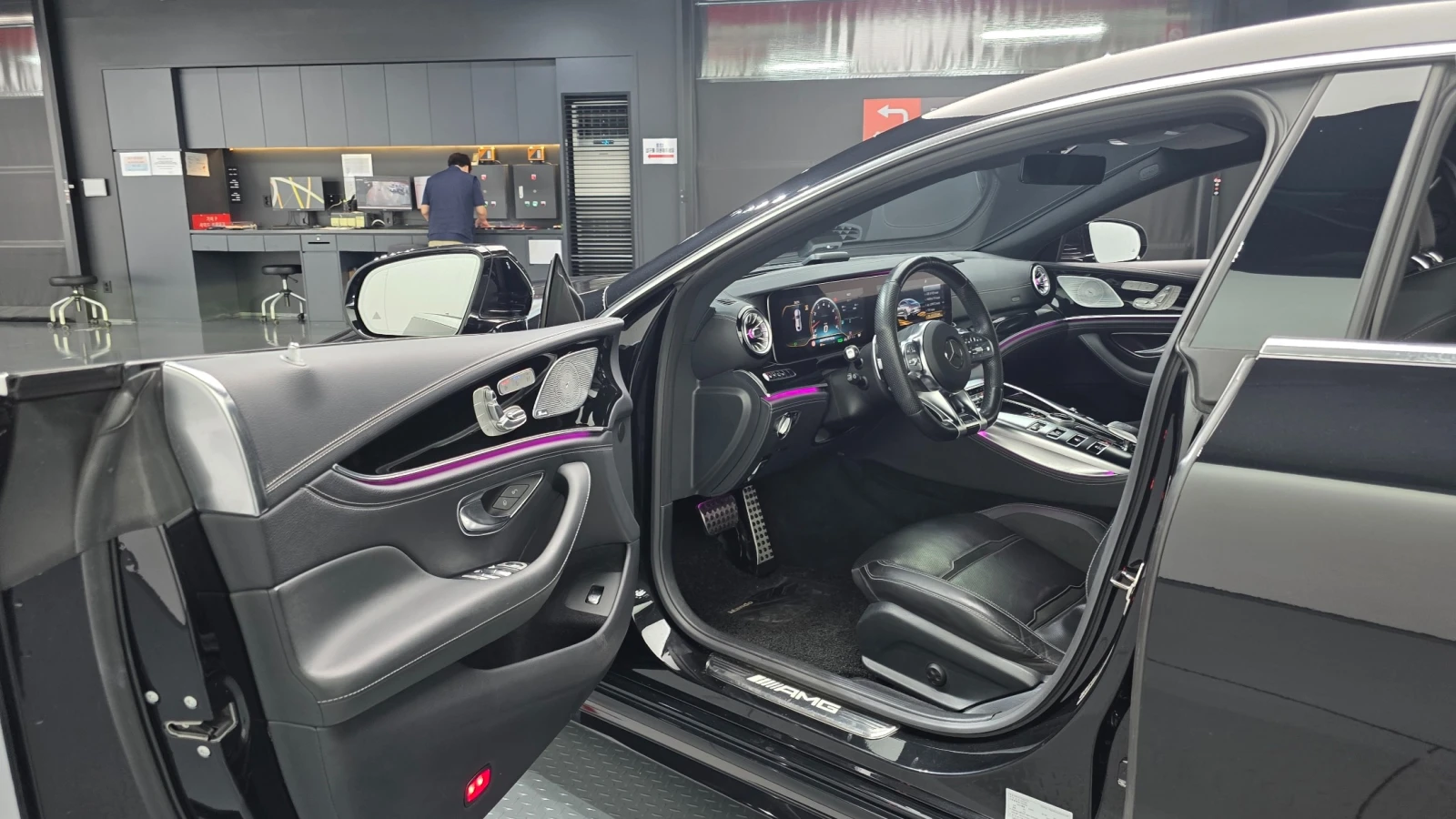 Mercedes-Benz AMG GT 43 4MATIC+ | AMG | HUD | 360  камера, снимка 10 - Автомобили и джипове - 55720019