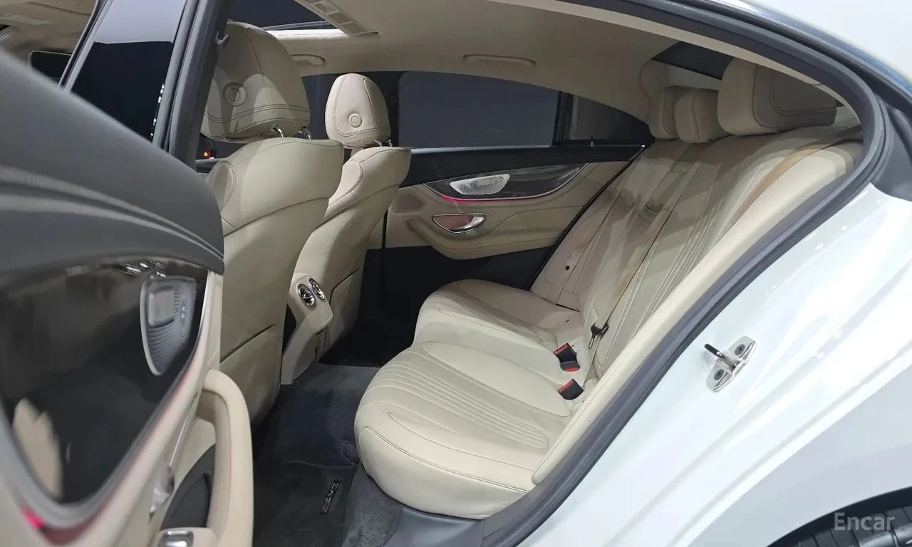 Mercedes-Benz CLS 300 * AMG Line * АВТОКРЕДИТ * ГЛАВНО ПРЕДСТАВИТЕЛСТВО, снимка 17 - Автомобили и джипове - 55950764