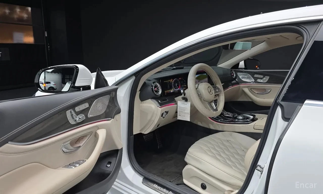 Mercedes-Benz CLS 300 * AMG Line * АВТОКРЕДИТ * ГЛАВНО ПРЕДСТАВИТЕЛСТВО, снимка 7 - Автомобили и джипове - 55950764