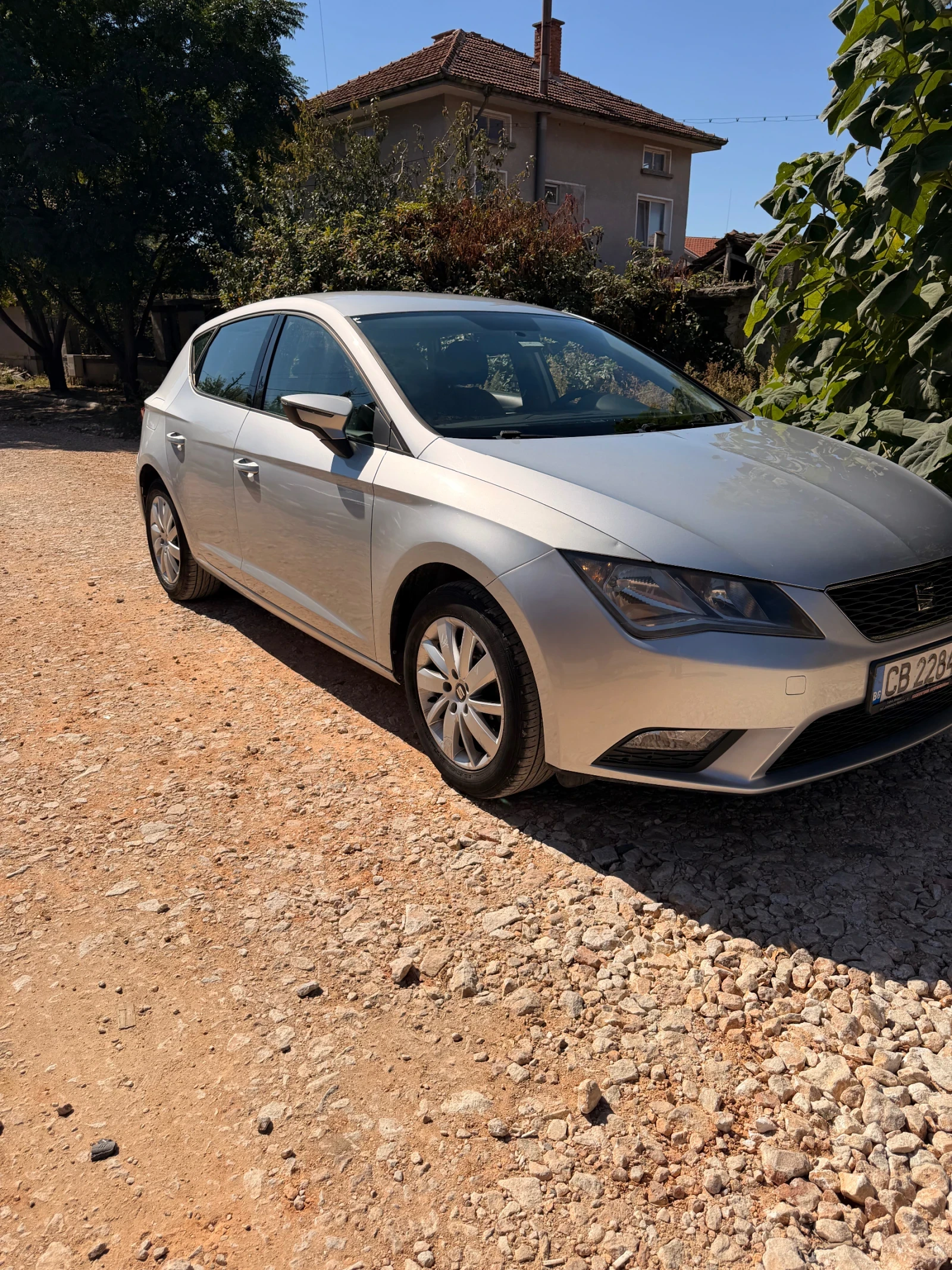 Seat Leon 1.6tdi 105 start stop, снимка 4 - Автомобили и джипове - 56423700