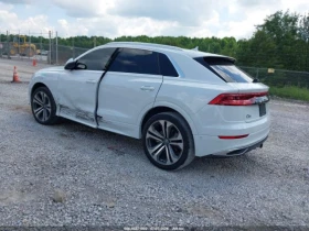 Audi Q8 55TFSI* PREMIUM* ПОДГРЕВ* ОБДУХВАНЕ* 360* ПАНОРАМА, снимка 3