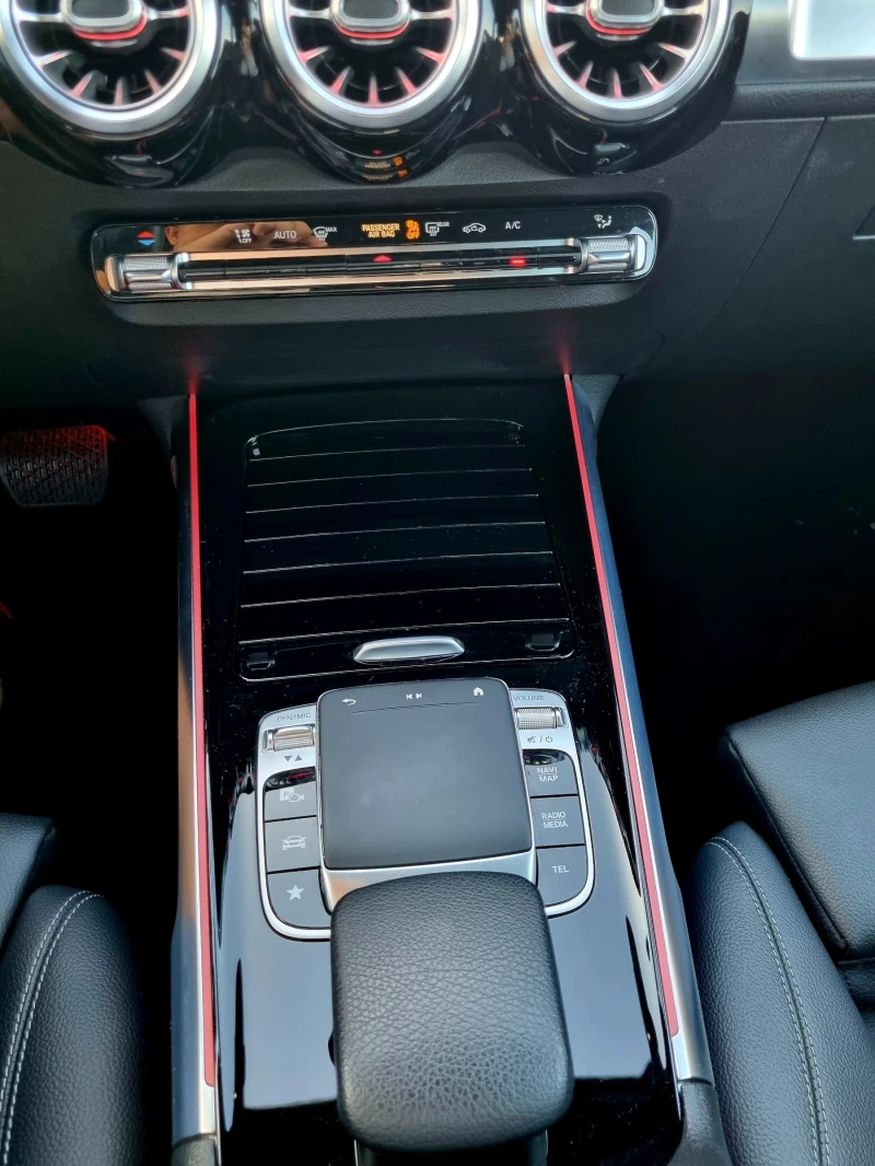 Mercedes-Benz GLB 220D ; 97 000км, снимка 8 - Автомобили и джипове - 52624097