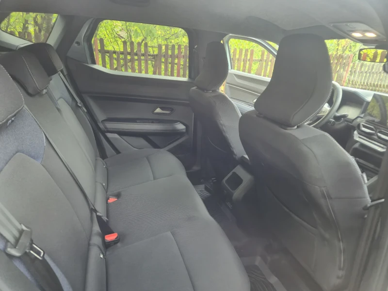 Dacia Duster HIBRID 4X4, снимка 15 - Автомобили и джипове - 51780601