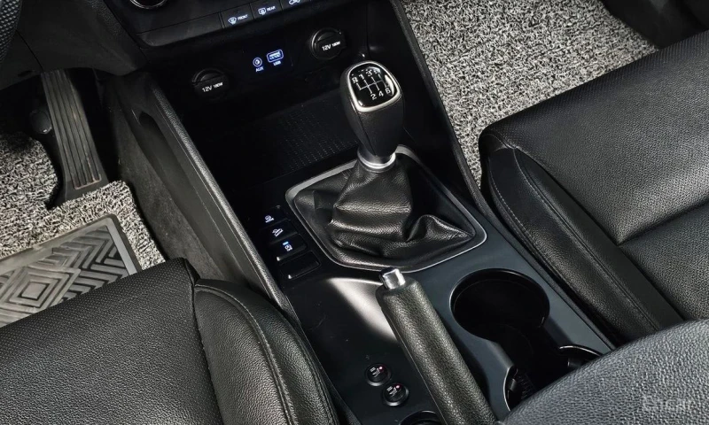 Hyundai Tucson, снимка 9 - Автомобили и джипове - 53011027