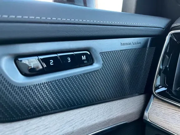 Volvo Xc90 B5 AWD = Ultra Bright = 7 Seats Гаранция, снимка 3 - Автомобили и джипове - 54179261