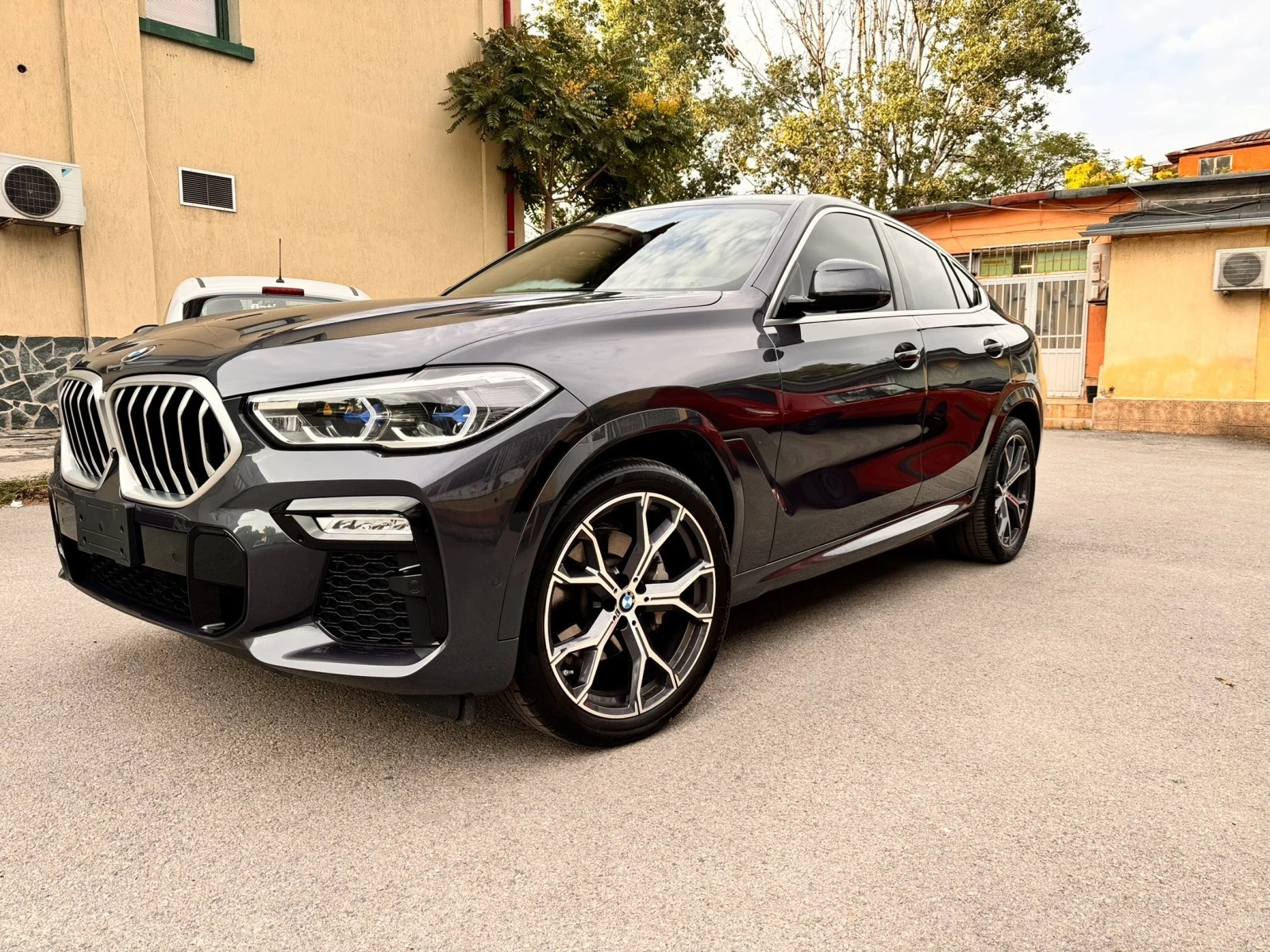 BMW X6 M40i - изображение 2