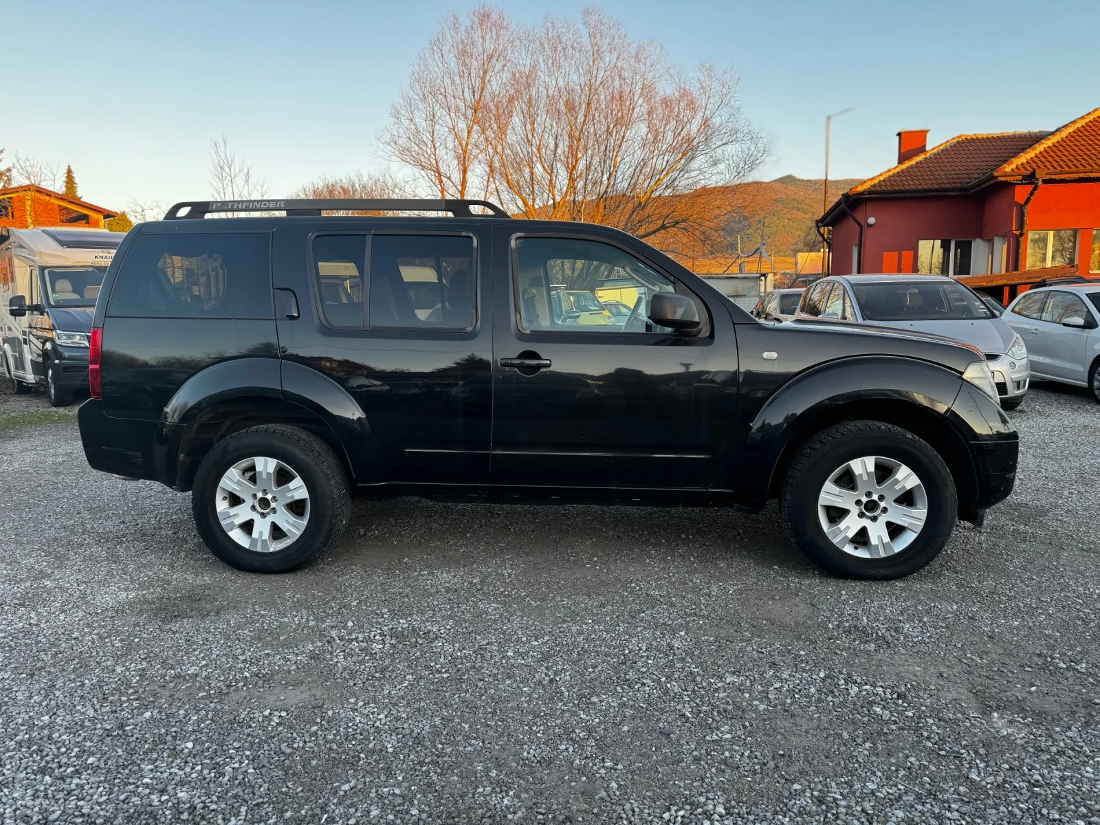 Nissan Pathfinder 2.5D Automatic 4x4 - изображение 8