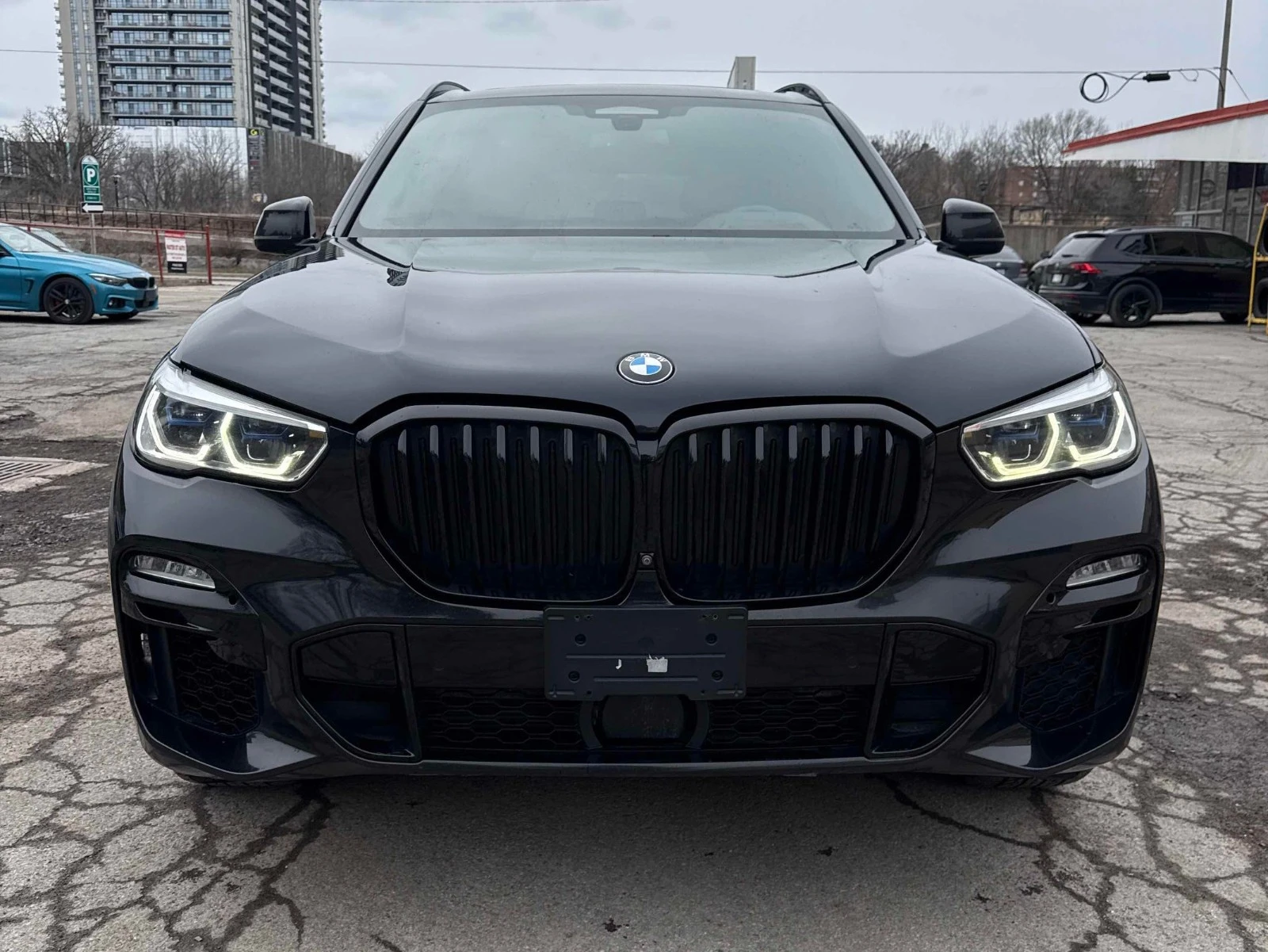 BMW X5 M50i С РЕГИСТРАЦИЯ & АВТО КРЕДИТ , снимка 3 - Автомобили и джипове - 53905337