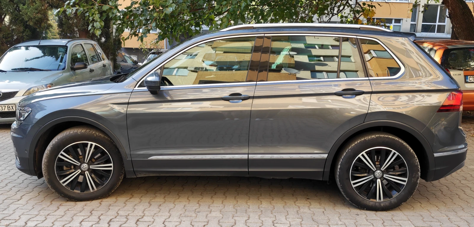 VW Tiguan 2.0, снимка 3 - Автомобили и джипове - 56653974