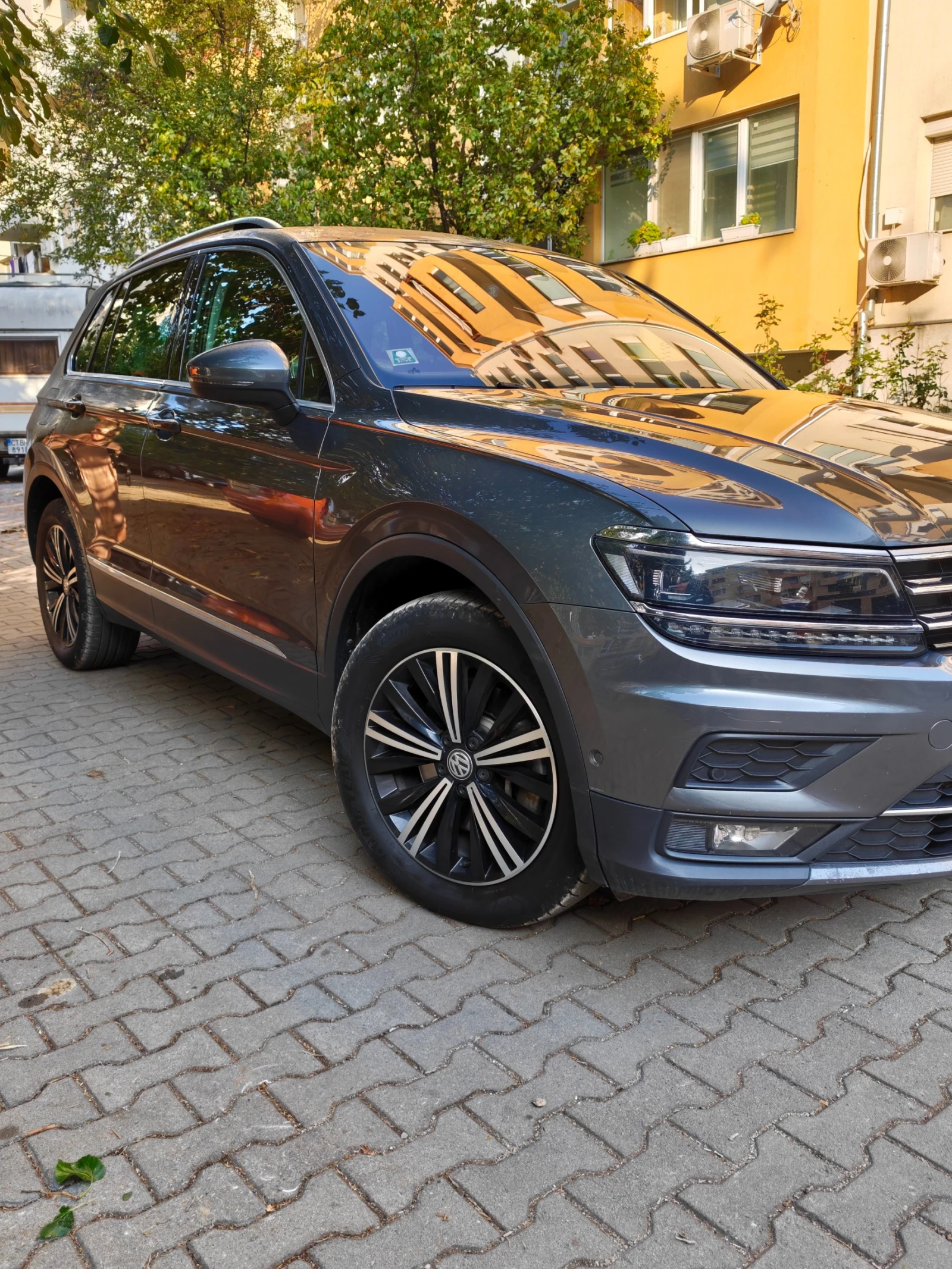 VW Tiguan 2.0, снимка 14 - Автомобили и джипове - 56653974