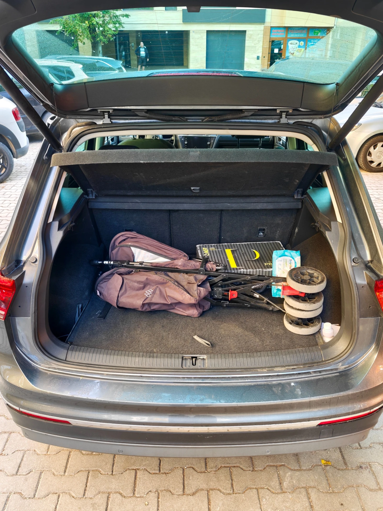 VW Tiguan 2.0, снимка 9 - Автомобили и джипове - 56653974