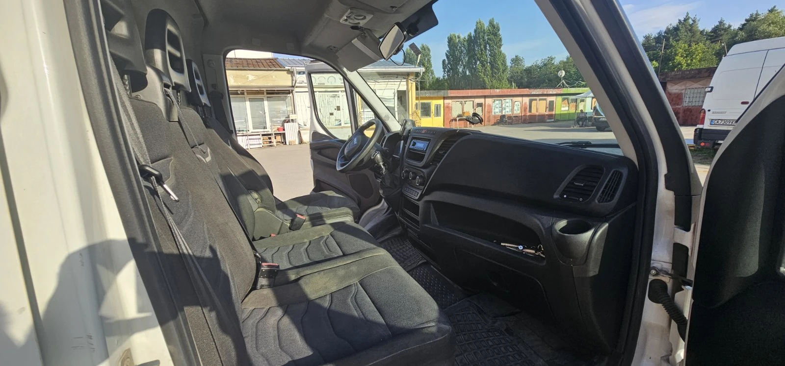 Iveco Daily, снимка 11 - Бусове и автобуси - 55493931