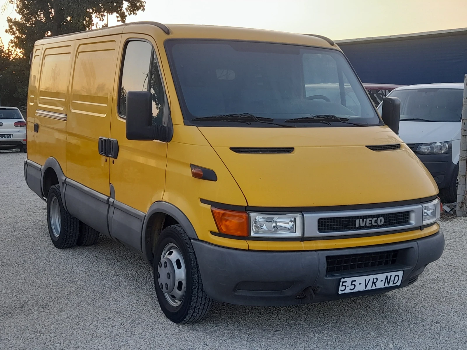 Iveco Daily 35c13, снимка 2 - Бусове и автобуси - 55631442
