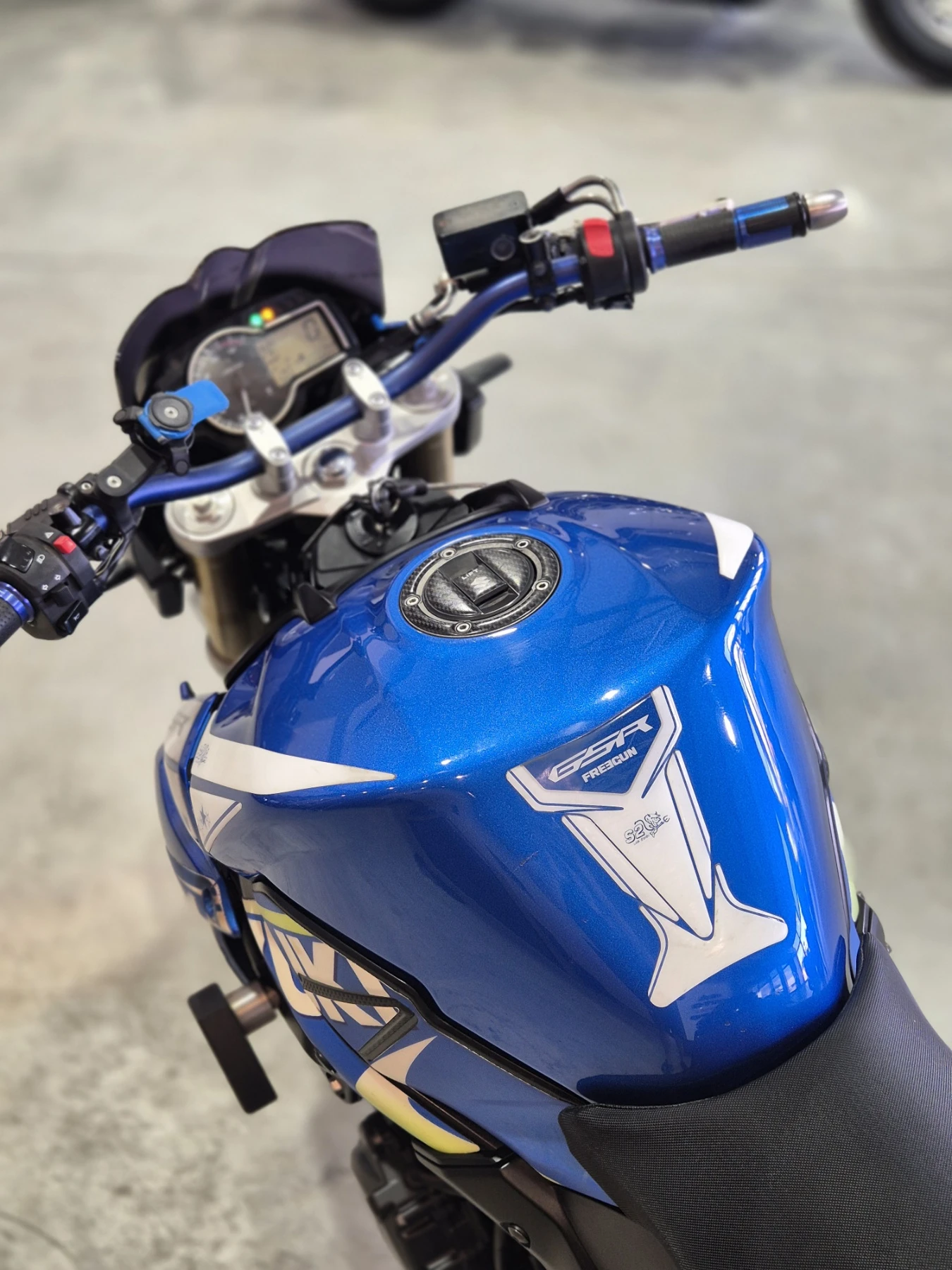 Suzuki Gsr 750 ABS!!! Нов внос от ШВЕЙЦАРИЯ!, снимка 16 - Мотоциклети и мототехника - 55478189