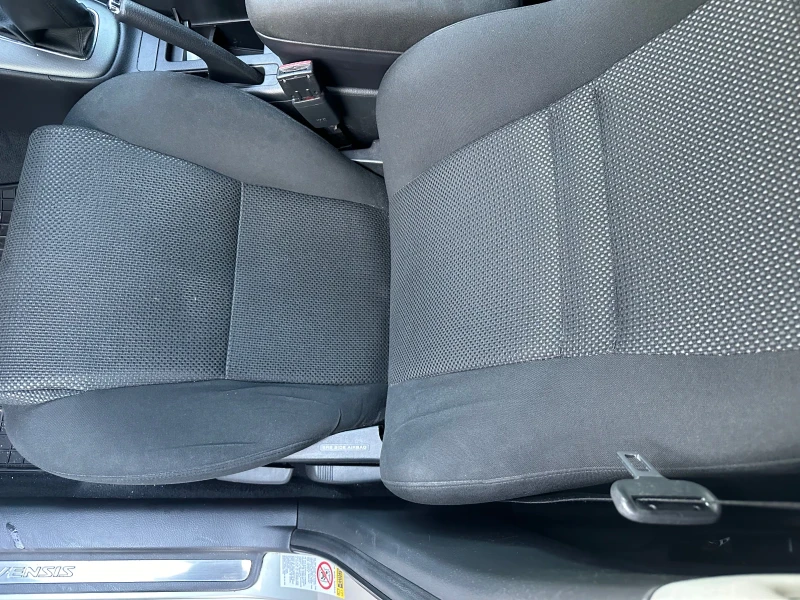 Toyota Avensis, снимка 9 - Автомобили и джипове - 51076956