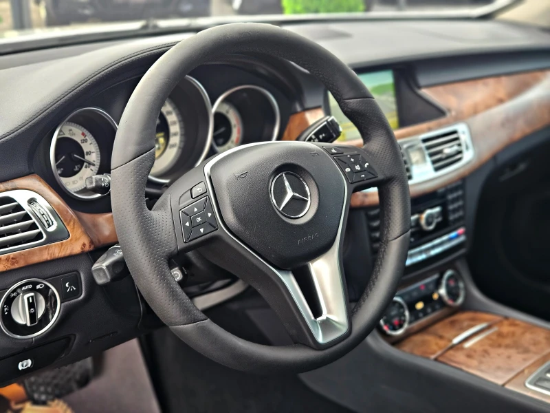 Mercedes-Benz CLS 350 ! AMG/DISTR/NIGHT/AMBIENT/HARMAN/ОБДУХ/МАСАЖ/CAM, снимка 11 - Автомобили и джипове - 51831709