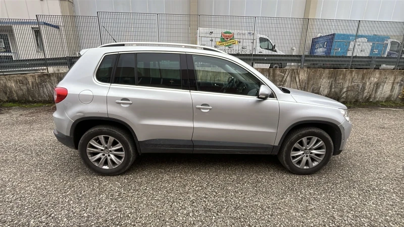 VW Tiguan (КАТО НОВА)^(4х4), снимка 4 - Автомобили и джипове - 52642794