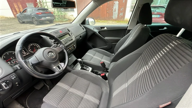 VW Tiguan (КАТО НОВА)^(4х4), снимка 10 - Автомобили и джипове - 52642794