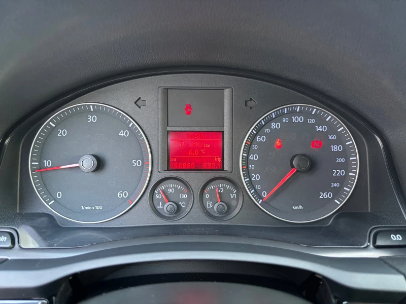 VW Golf 1.9TDI-GT SPORT-FULLL* * * , снимка 12 - Автомобили и джипове - 52828143