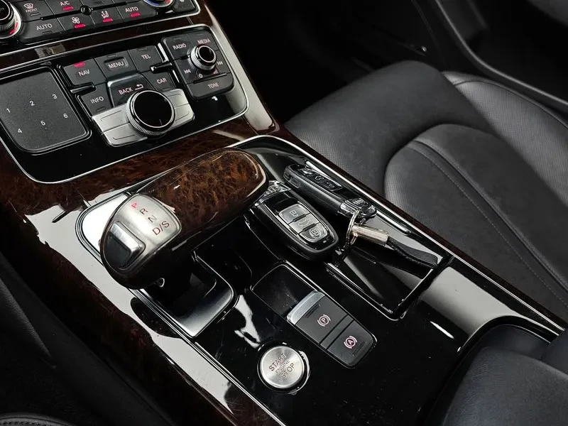 Audi A8 A8 4.2 Tdi Quattro D4, снимка 9 - Автомобили и джипове - 54996865