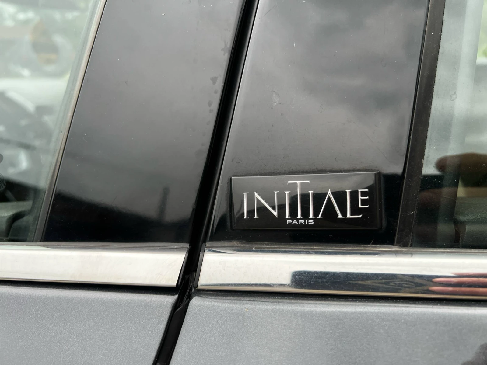 Renault Latitude INITIALE PARIS - изображение 8