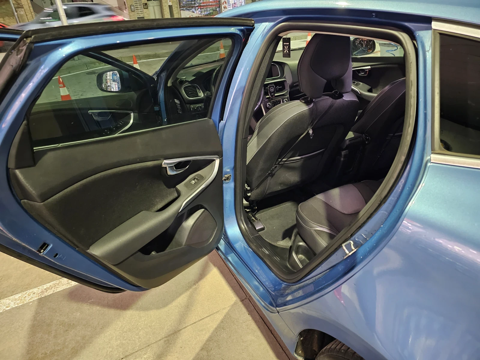 Volvo V40 D2 - изображение 8