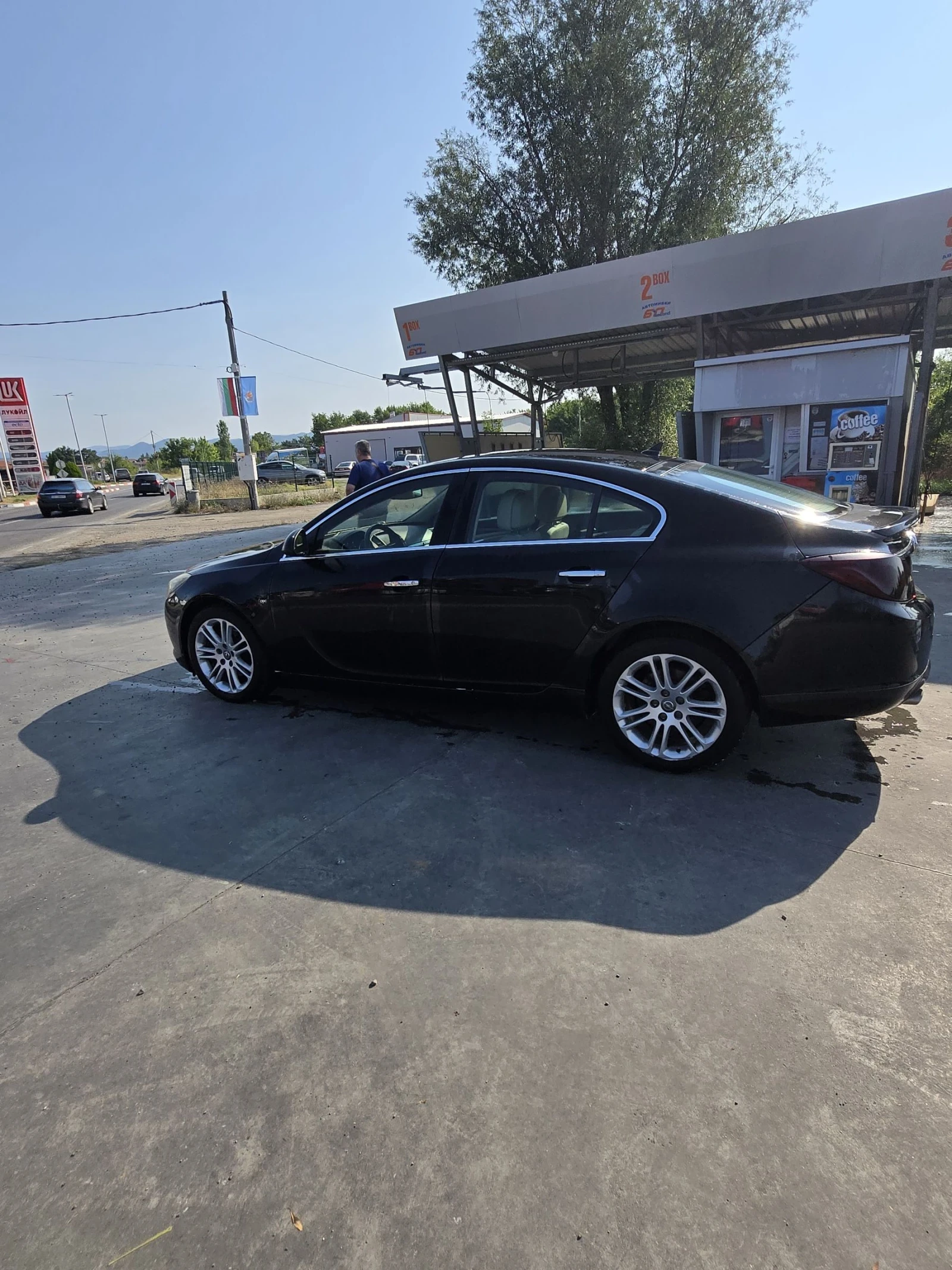 Opel Insignia 2.0 турбо 220к.с. топ състояние 2010г. - изображение 6