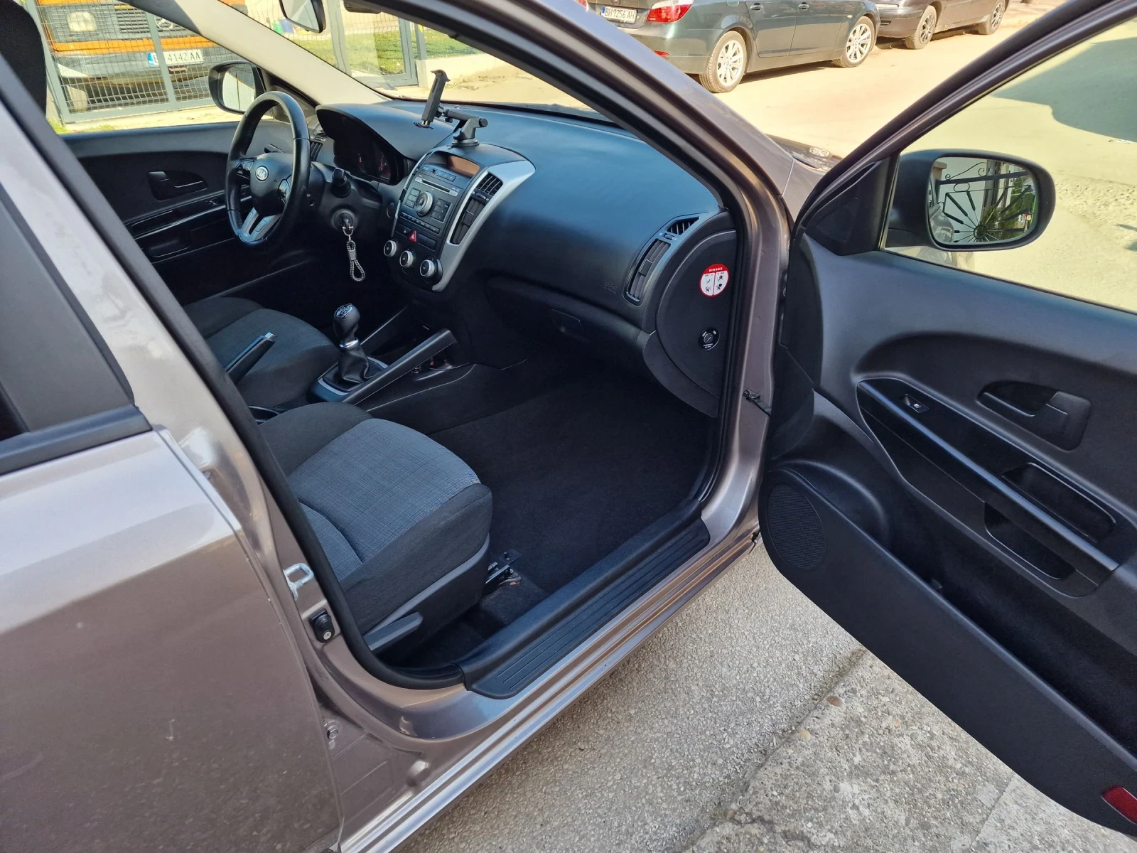 Kia Ceed SW, снимка 11 - Автомобили и джипове - 53839955