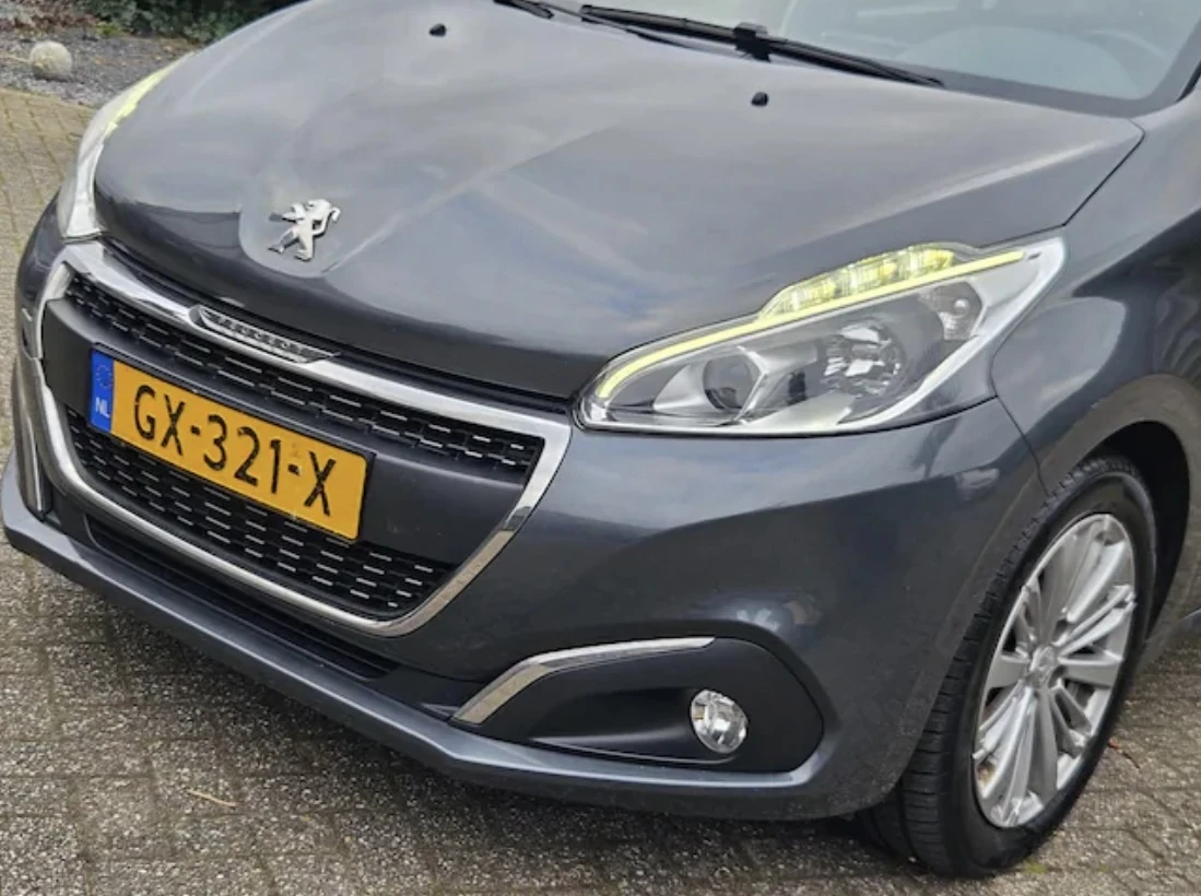 Peugeot 208 BlueHDI Allure , снимка 2 - Автомобили и джипове - 53840512