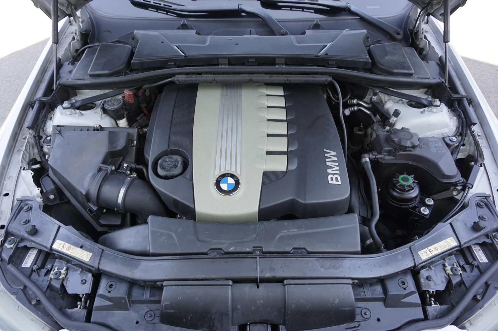 BMW 330 3.0xd/FACELIFT, снимка 9 - Автомобили и джипове - 54218254