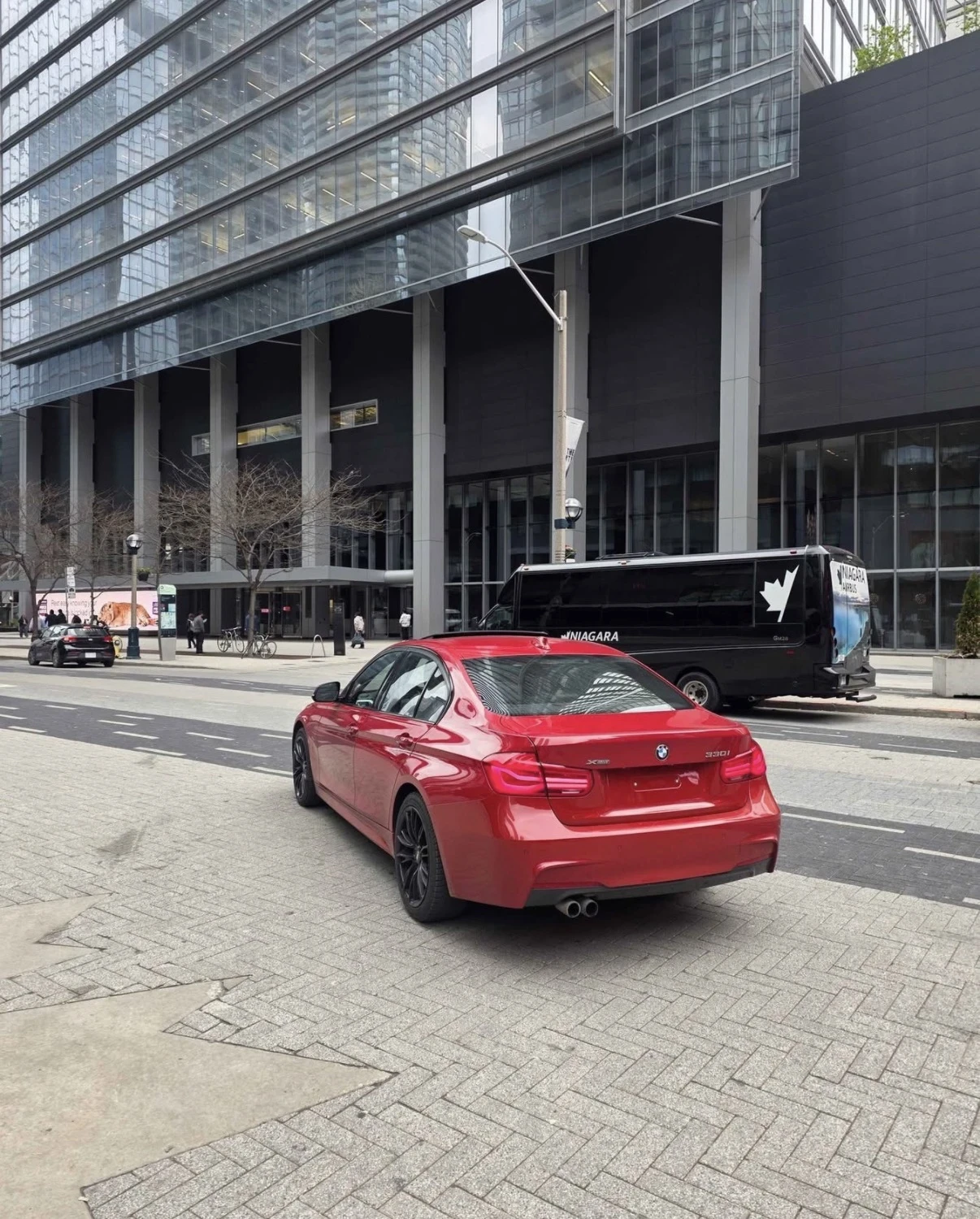 BMW 330 М ПАКЕТ * XDRIVE * HEAD UP * HARMON KARDON * , снимка 4 - Автомобили и джипове - 54562543