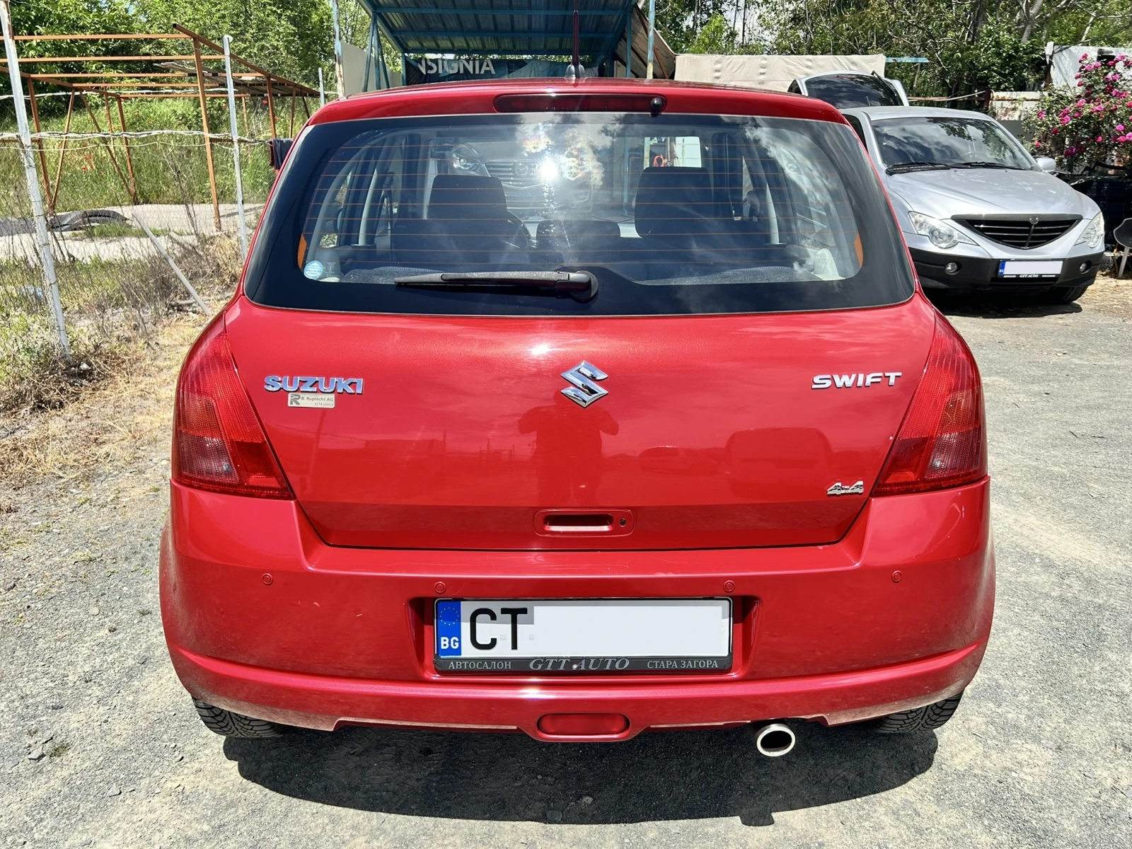 Suzuki Swift 1.3i 4x4, снимка 4 - Автомобили и джипове - 54608064