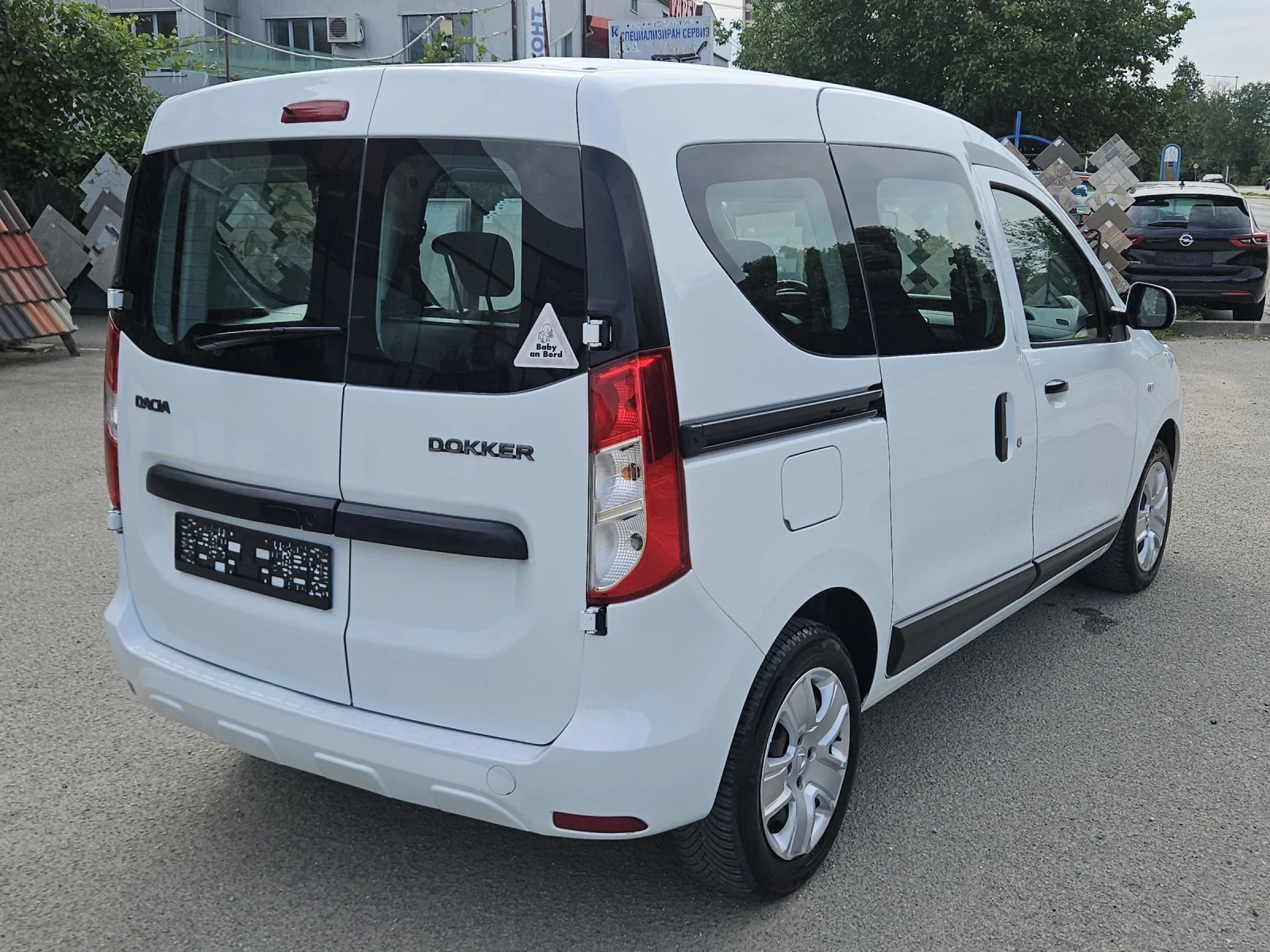 Dacia Dokker 1.6i---109кс, снимка 5 - Автомобили и джипове - 55407720