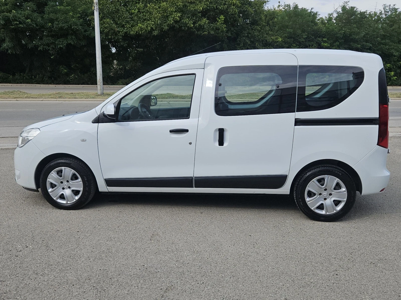 Dacia Dokker 1.6i---109кс, снимка 8 - Автомобили и джипове - 55407720