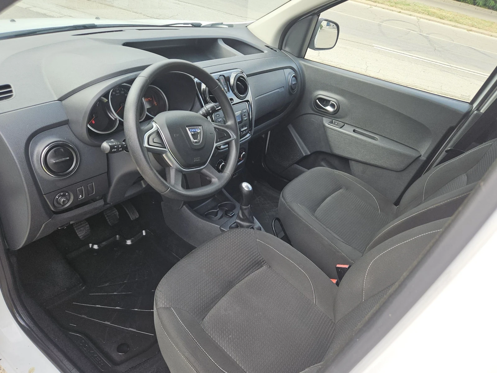 Dacia Dokker 1.6i---109кс, снимка 12 - Автомобили и джипове - 55407720