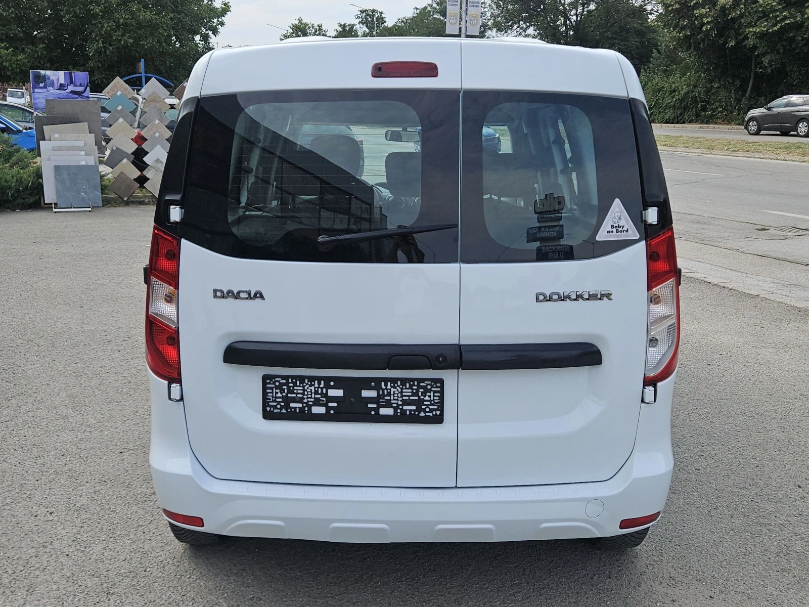 Dacia Dokker 1.6i---109кс, снимка 6 - Автомобили и джипове - 55407720