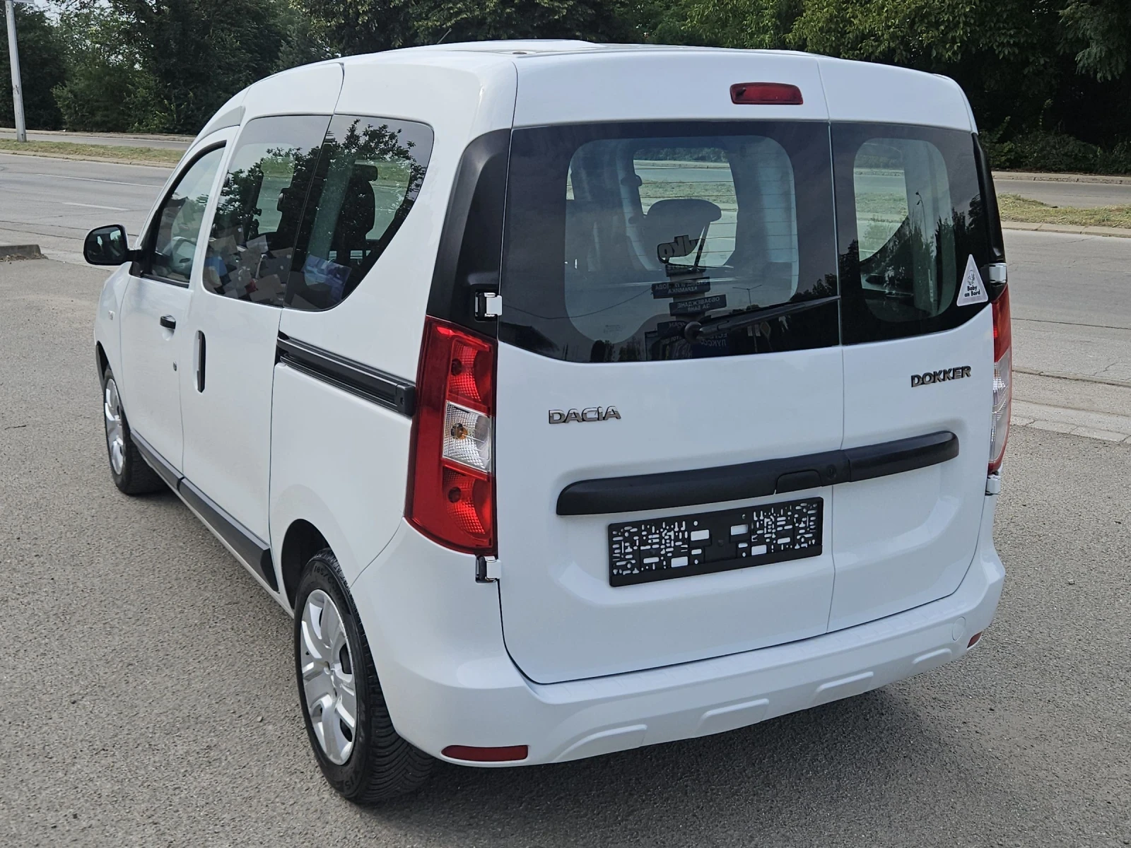 Dacia Dokker 1.6i---109кс, снимка 7 - Автомобили и джипове - 55407720